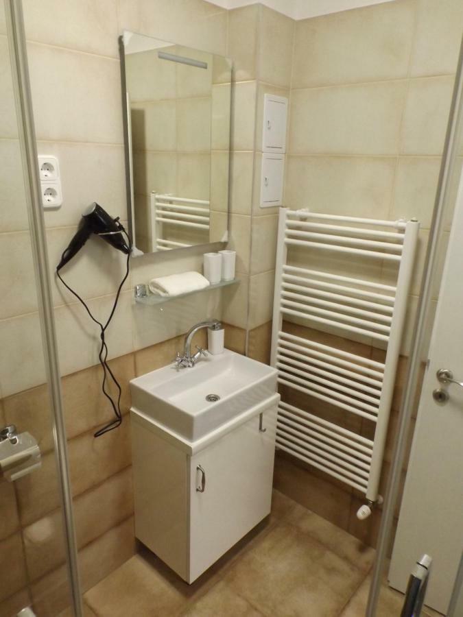 Vitalis Apartman إغير المظهر الخارجي الصورة